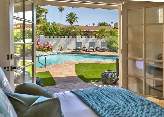 Holiday home Spacious Desert Heated Pool