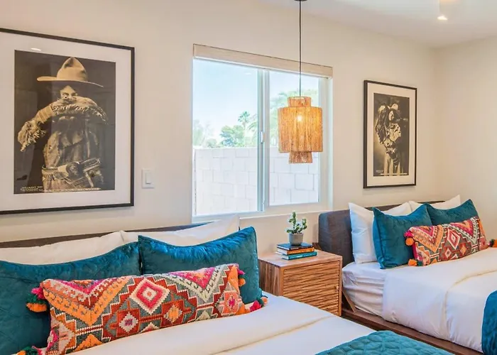 Spacious Desert Heated Pool Scottsdale